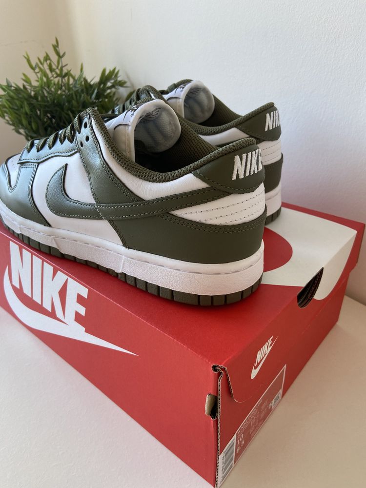 Nike Dunk Low Medium Olive 37,5