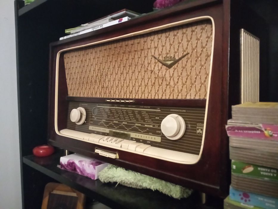 Rádio muito antigo