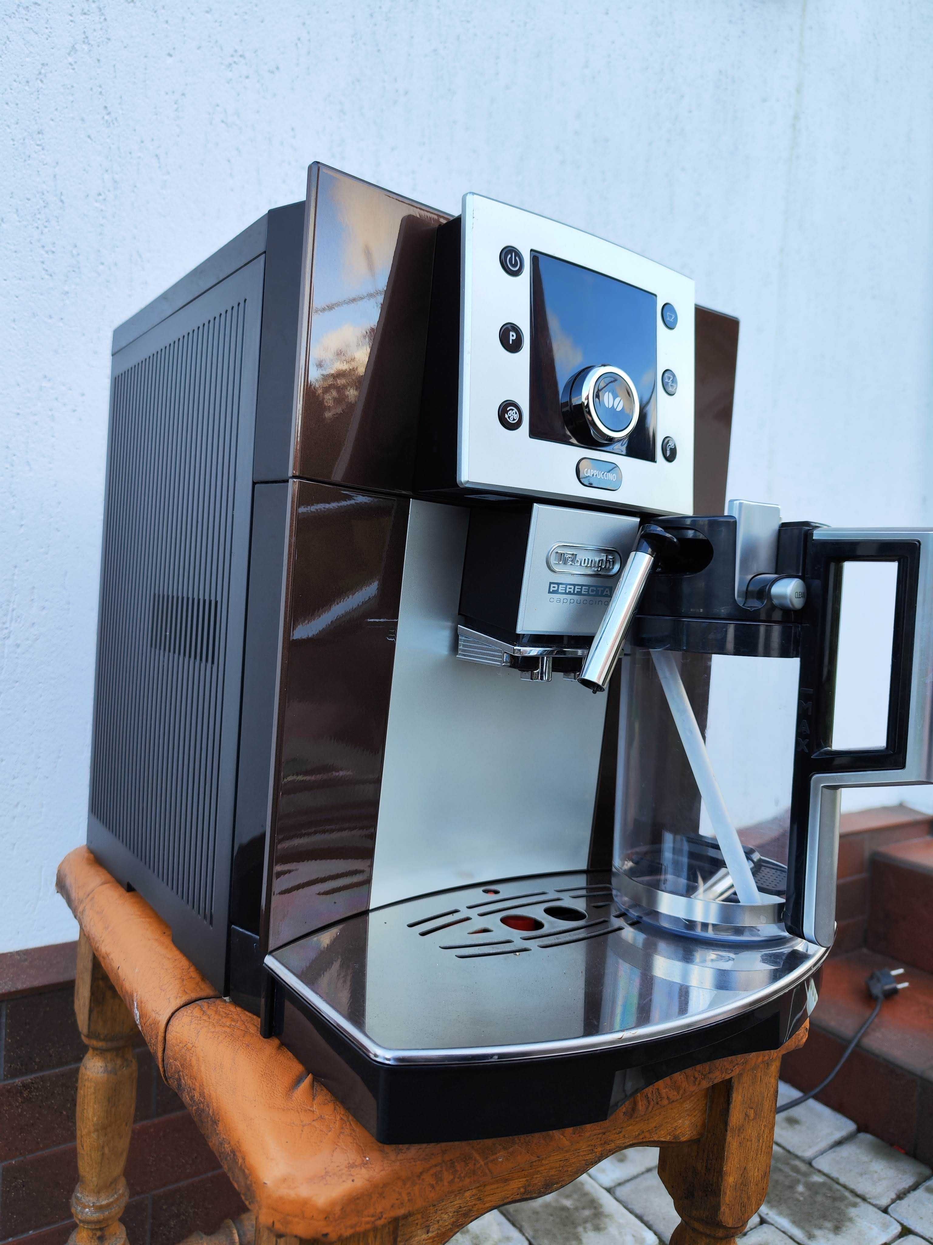Кавомашина кофемашина Delonghi Perfecta ESAM 5500 новий молочник
