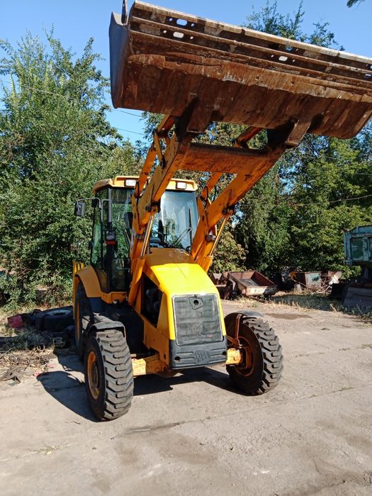 Продам екскаватор навантажувач JCB 3CX