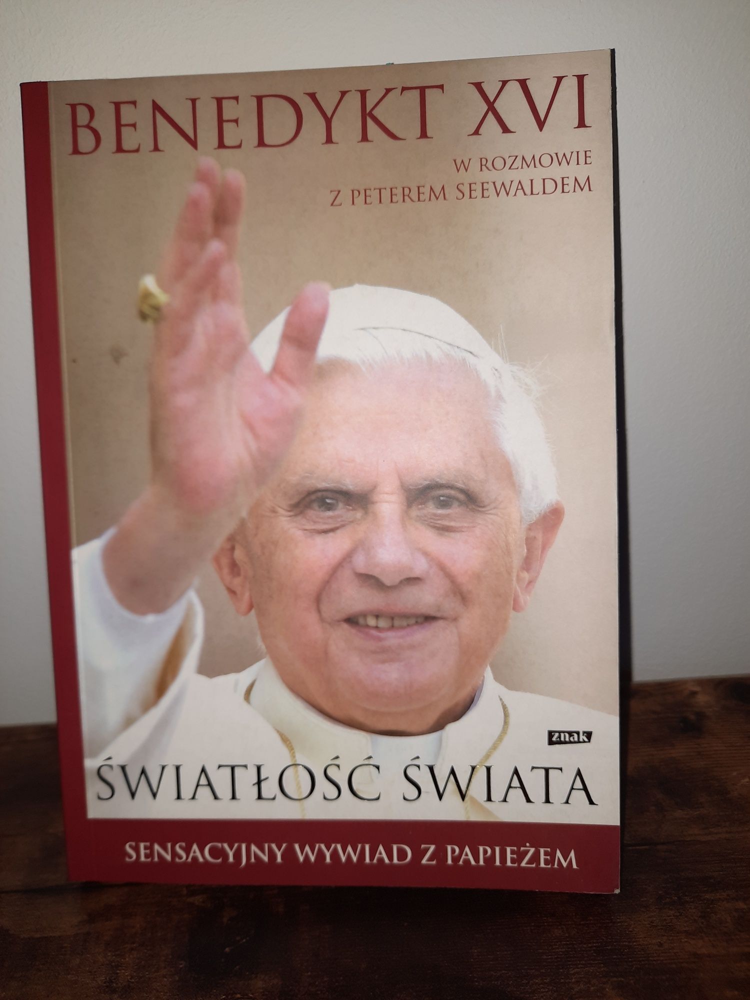 Książka sensacyjny wywiad z Papieżem Benedyktem XVI