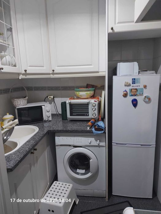 Arrenda-se moradia mobilada tipo T4 no Bairro da Madre de Deus, Lisboa