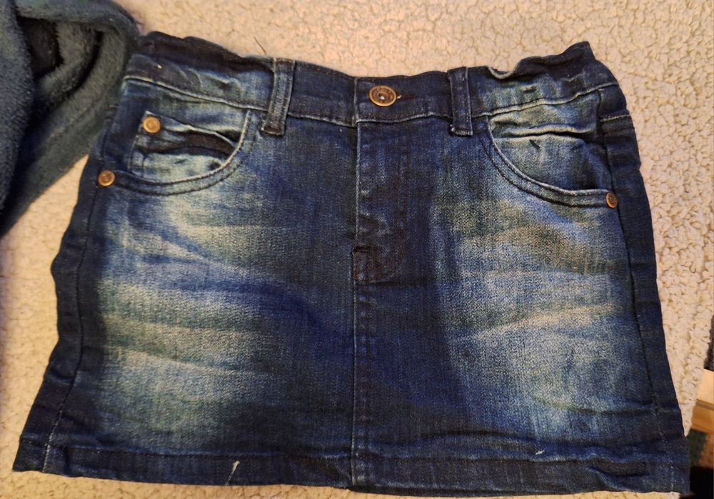Spódniczka dżinsowa r. 140