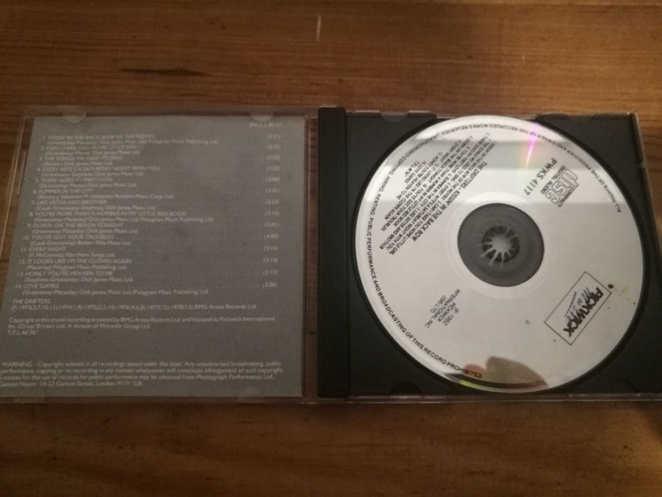 THE DRIFFTERS - Kissing In The Back Row - 16 Classics  CD