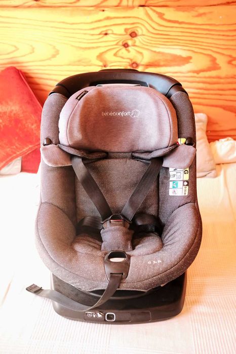 Cadeira Auto i-Size rotativa para bebé Bebeconfort AxissFix