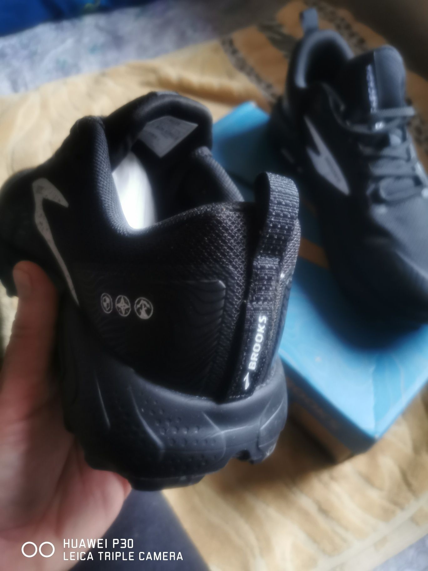 Продам кросівки Brooks
