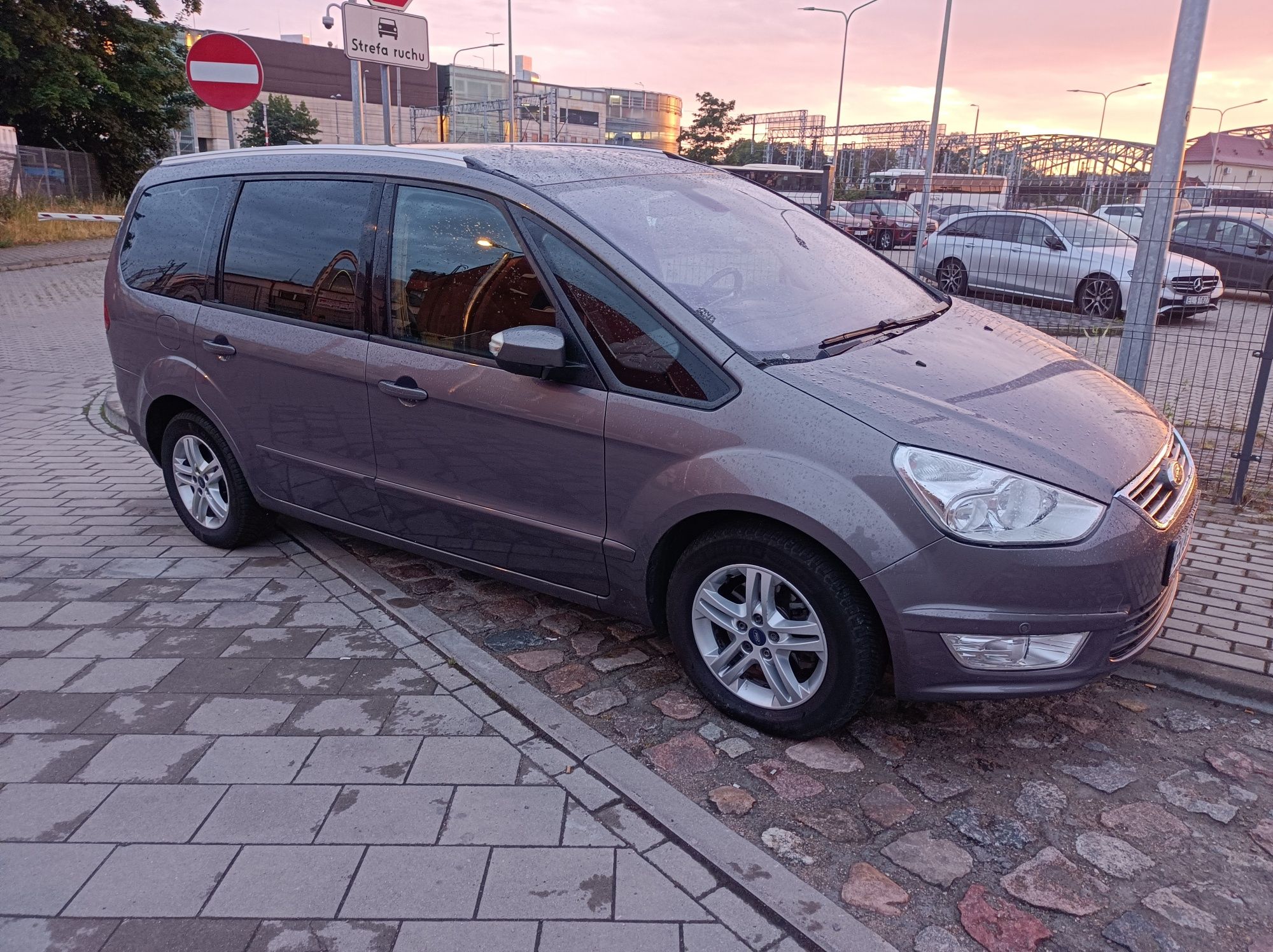 Bus Van 7 osobowy Wynajem Wypożyczenie Ford Galaxy