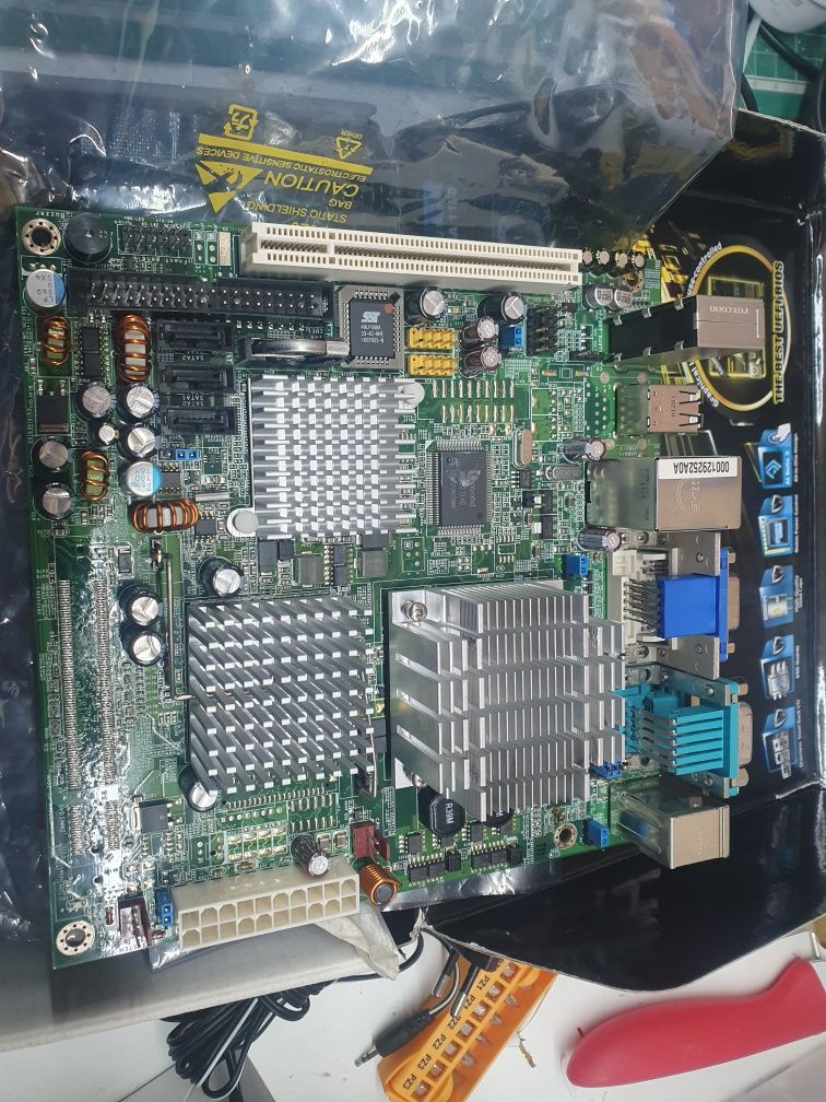 Motherboard industrial + CPU + memória - SR100-L20C