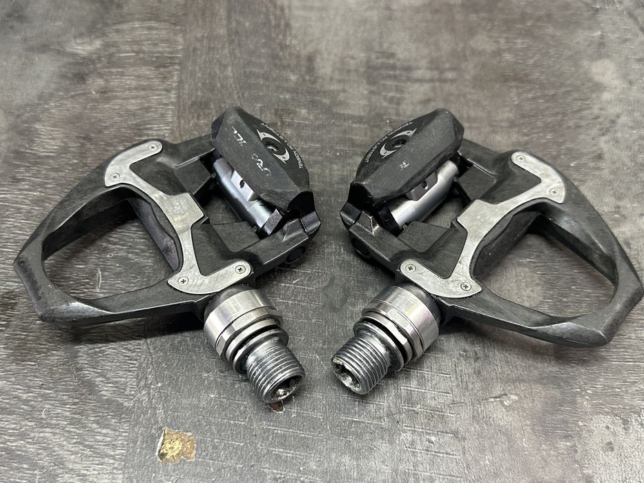 Карбонові контактні педалі Shimano PD R9000 Dura Ace