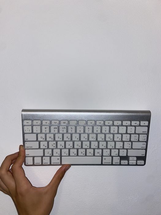 Apple keyboard (teclado) клавиатура with English and Russian layout