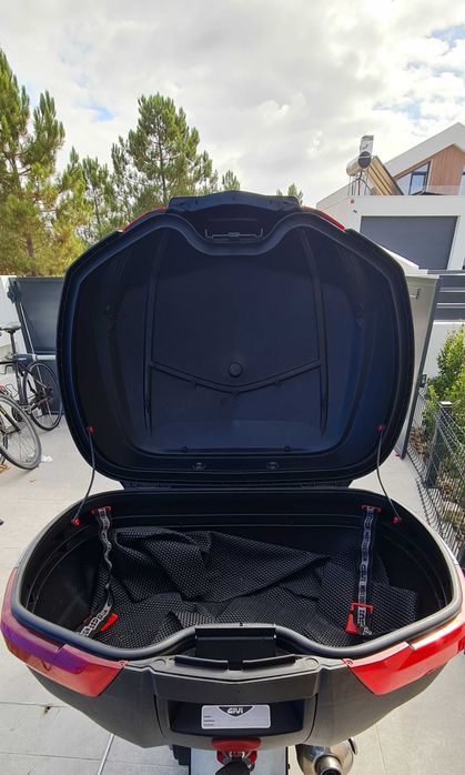 mp3 500. apenas 23817kms com revisao. de garagem estimada. CARTA B