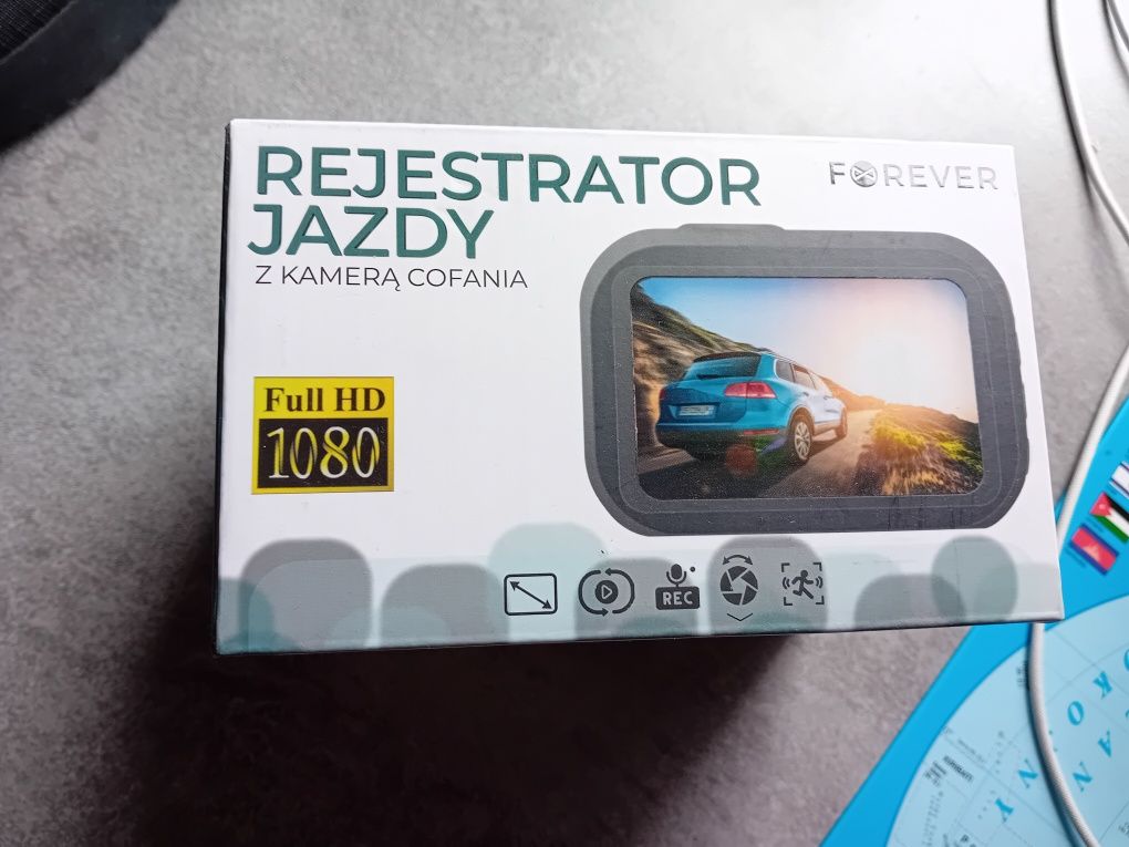 Rejestrator jazdy z kamerka cofania