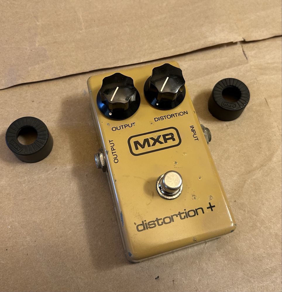 Peavey Hfs-2,Dano Fuzz,  CryBaby USA,Zoom 8080