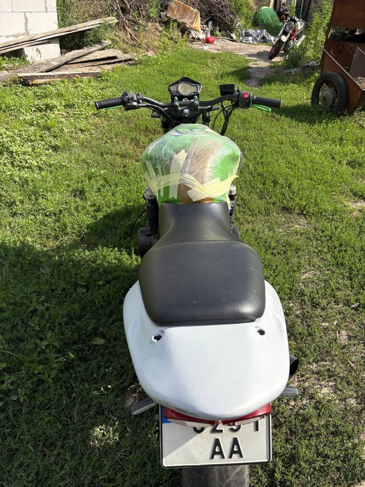 Kawasaki ZR 750 2002