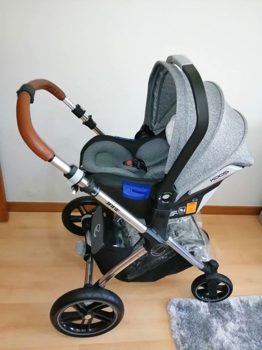 Vendo carrinho de bebé em ótimo estado