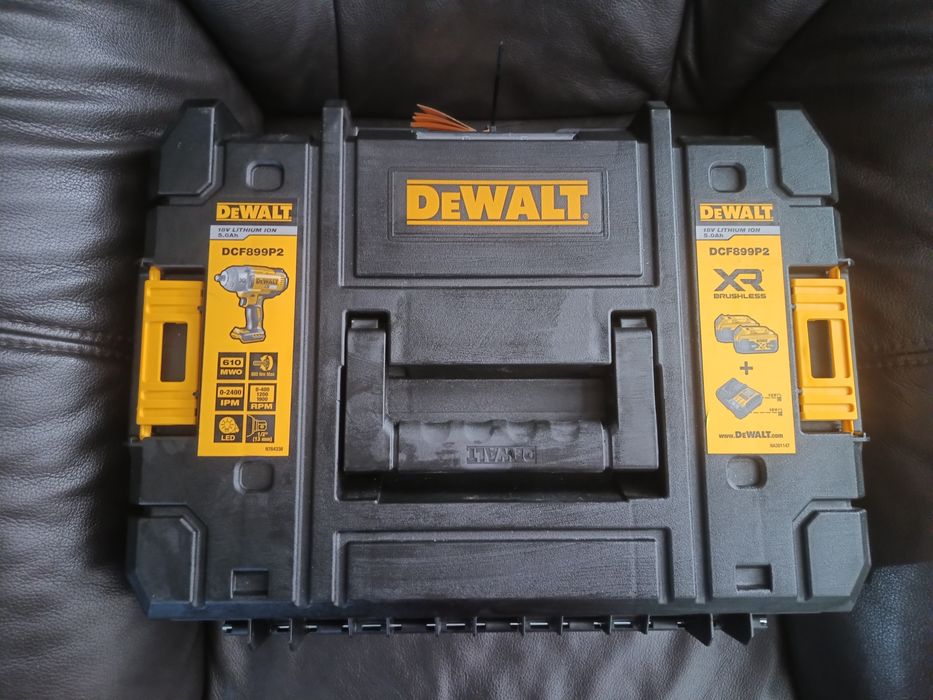 Ударний гайковерт аккумуляторний dewalt DCF899P2 девольт