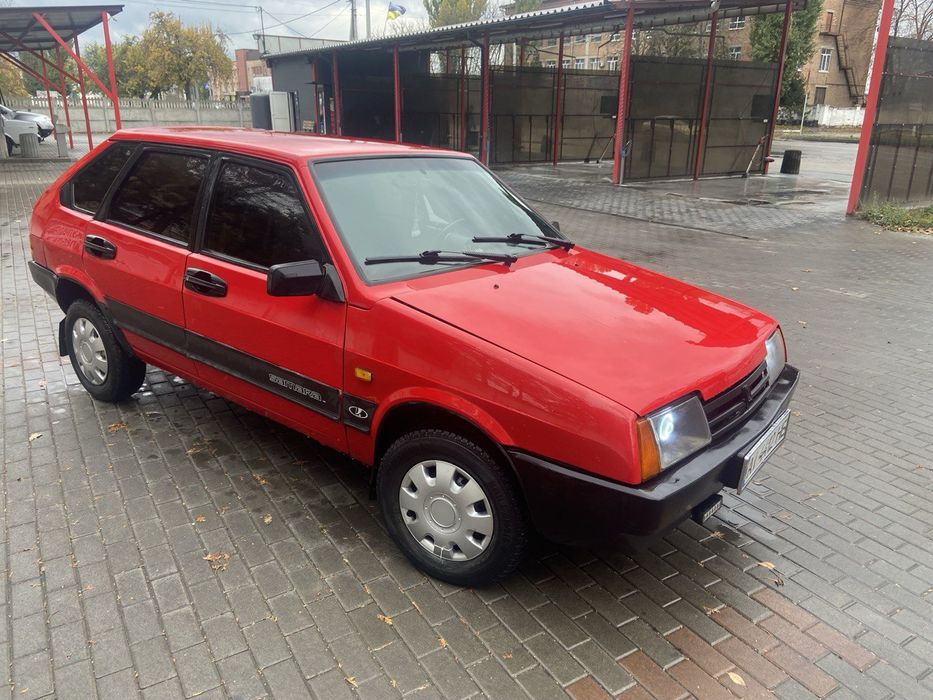 Продаю машину срочно все вопросы по телефону