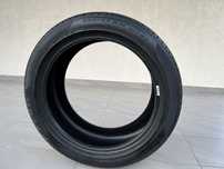 Opona P zero 255/45R19