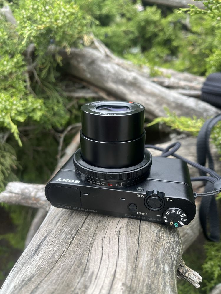 Продам фотоапарат Sony DSC-RX100