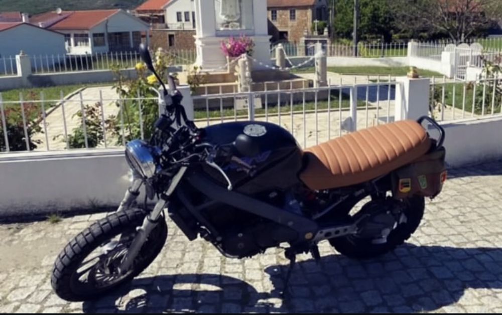 Honda NTV 650 “Scrambler”