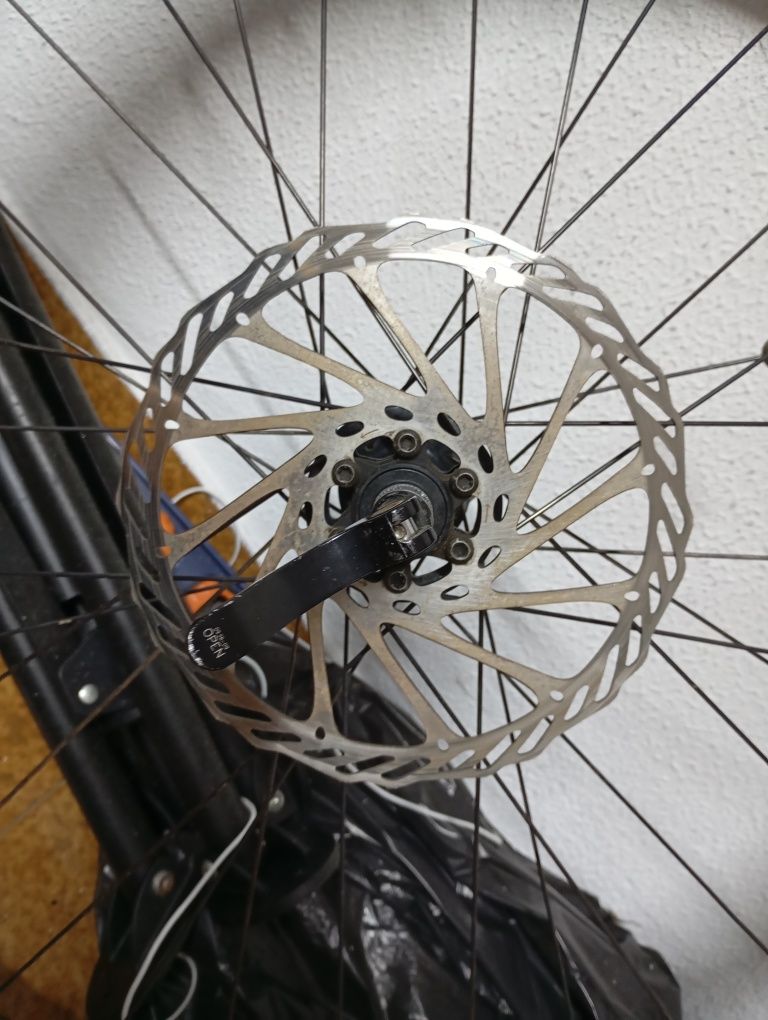Roda bicicleta BTT 26 com aros DT Swiss