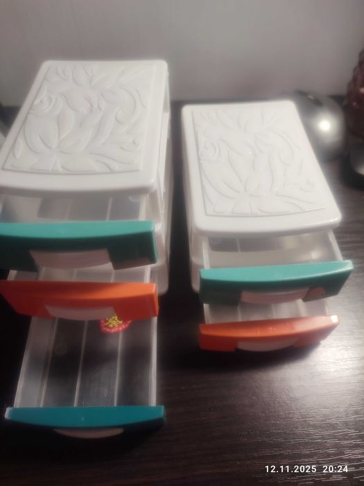 Коробочки дитячі на різне ховати