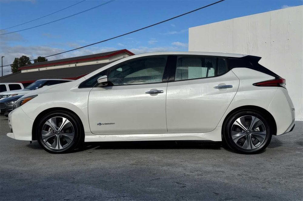 Nissan LEAF SL      2019