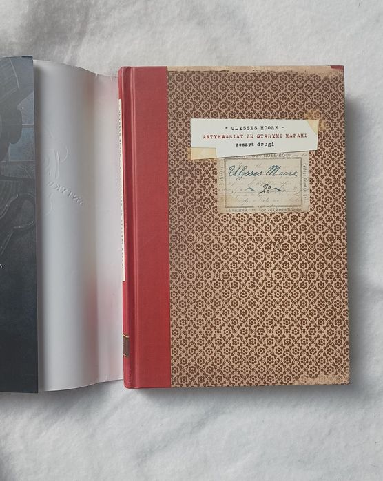 Książka dla dzieci, Antykwariat ze starymi mapami