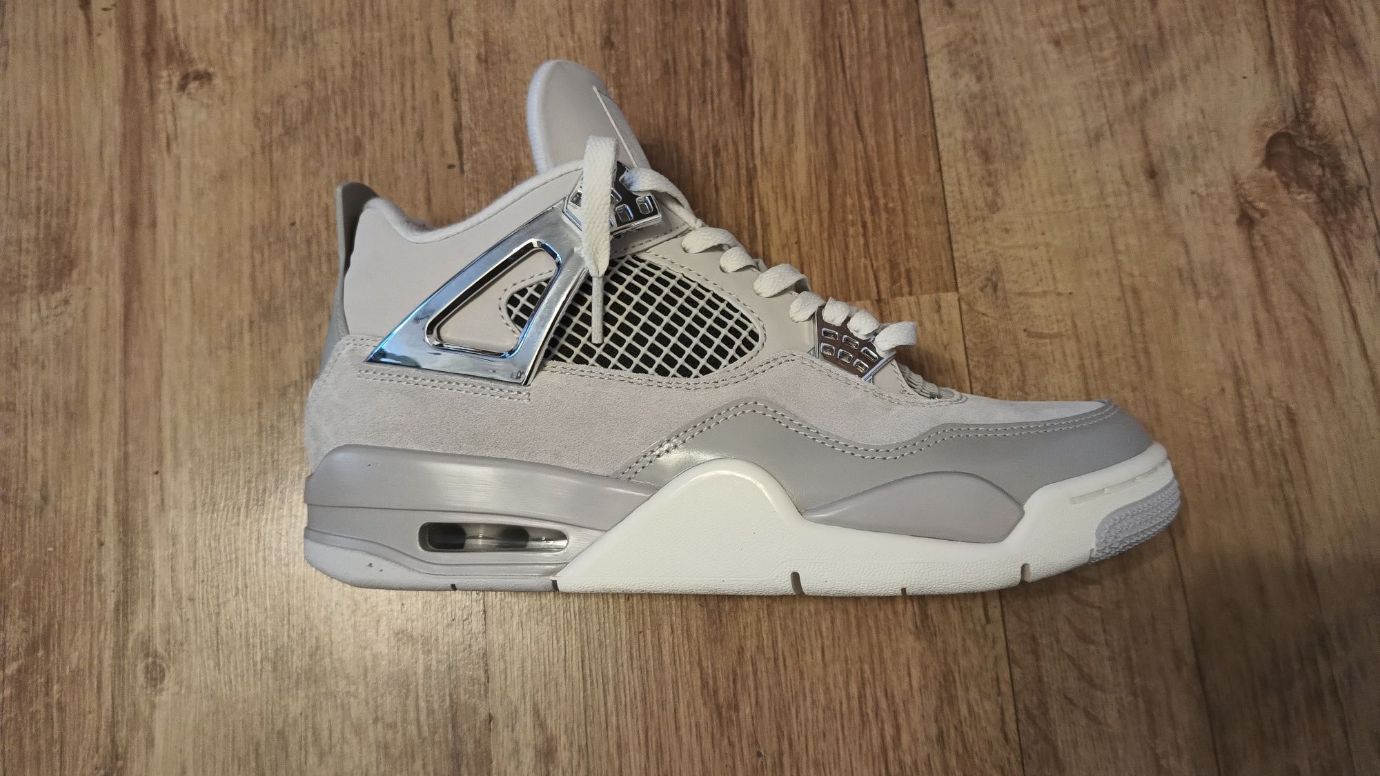 Jordan 4 Frozen moments