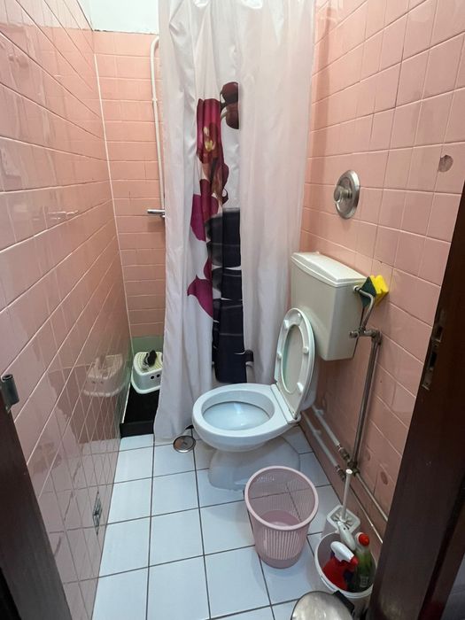Quarto com WC para alugar (mulheres)