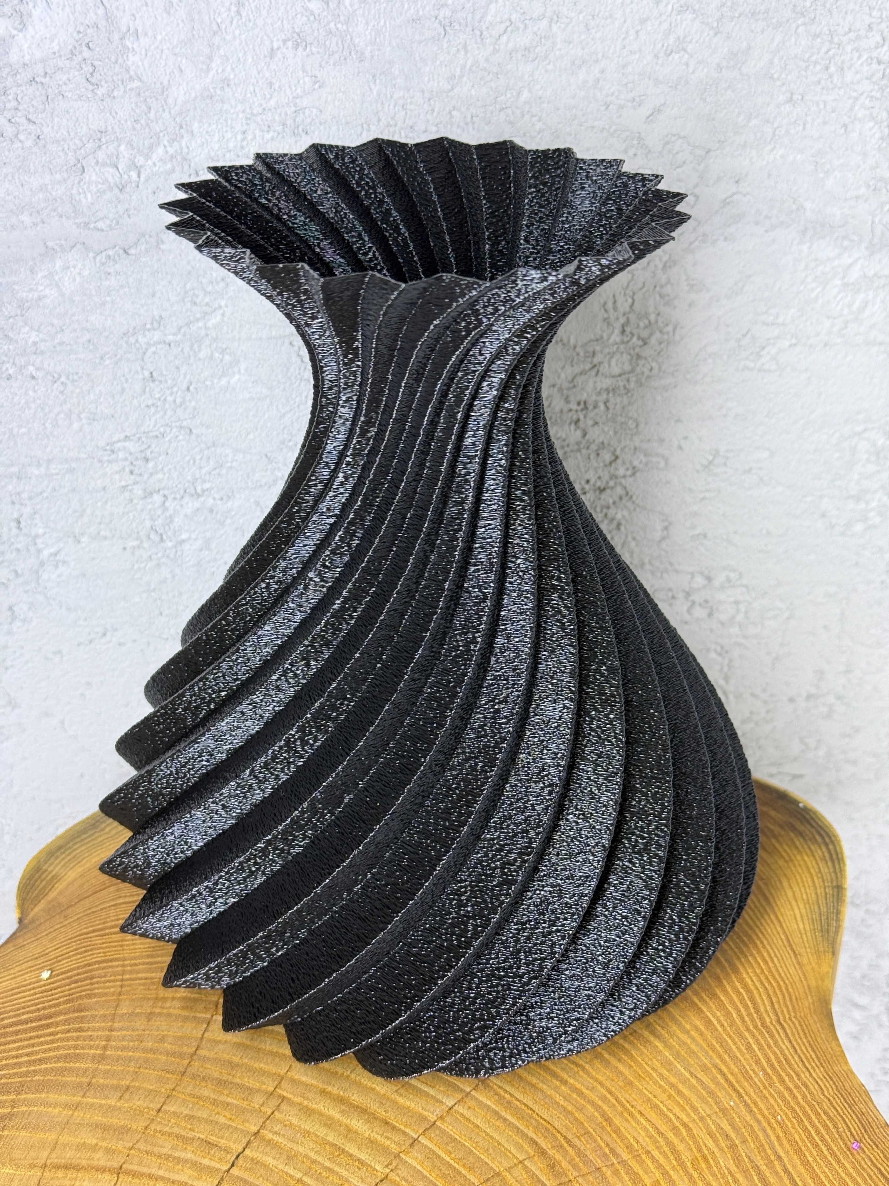Nowoczesny wazon spiralny, karbowany, strukturalny, druk 3D