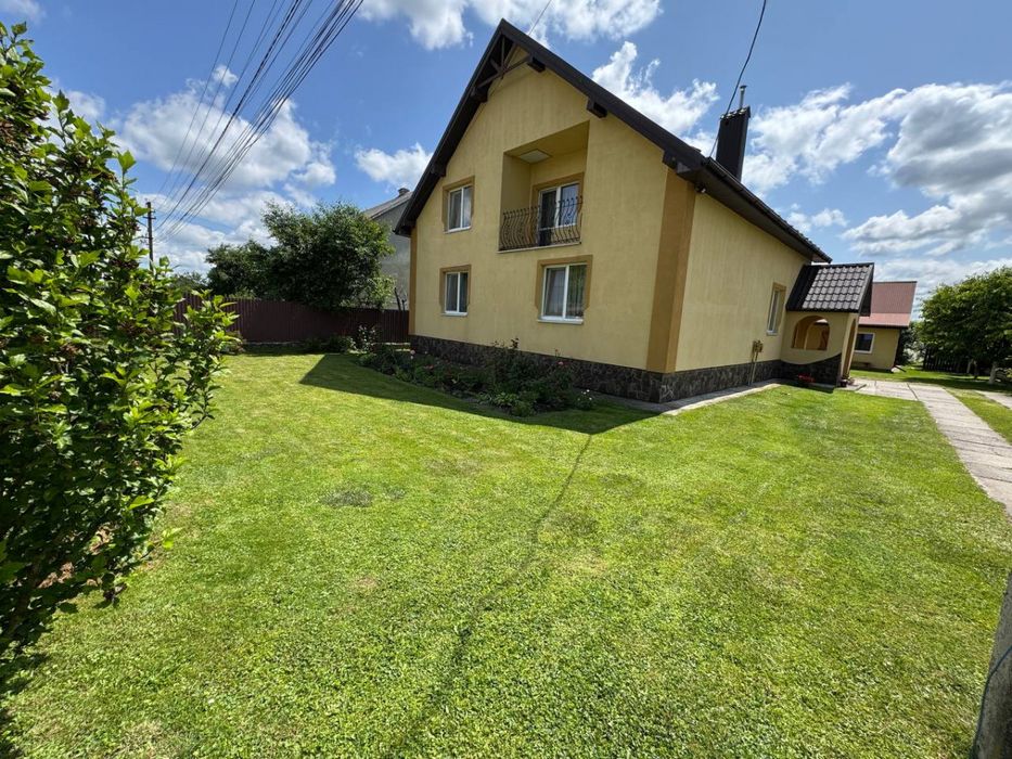 Продаж будинку Лісневицька