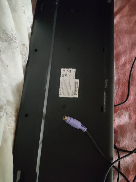 Monitor LG + teclado e rato (VGA e PS/2) – 20€