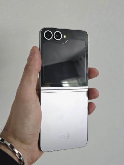 NOVO - Samsung Z Flip 6 256 GB - Galaxy watch 7 FE