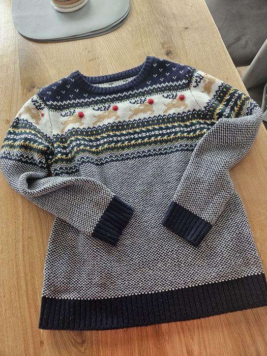 Świąteczny sweterek w renifery