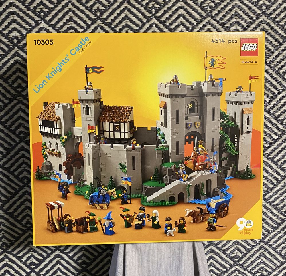 LEGO 10305 ICONS - Zamek rycerzy herbu Lew
