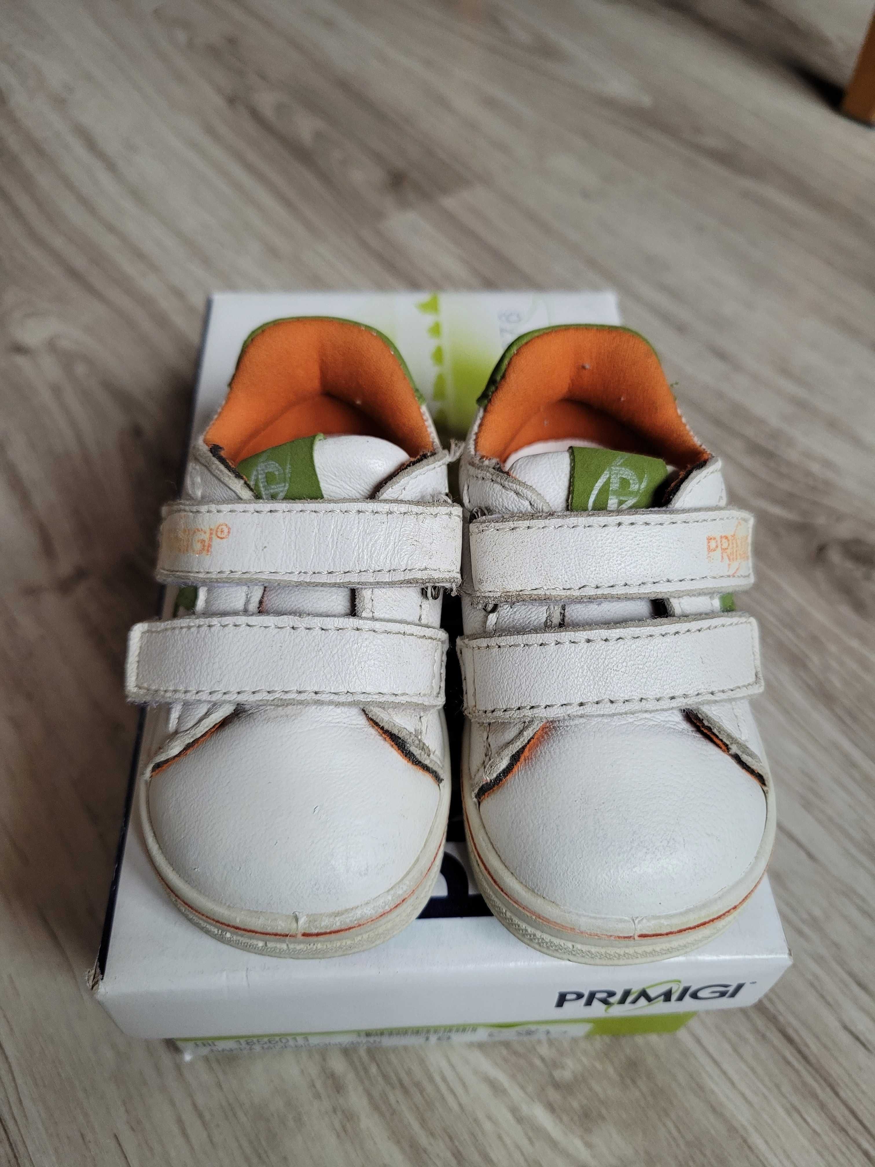 Biale buty sneakersy adidasy na rzepy, rozmiar 18, marka Primigi