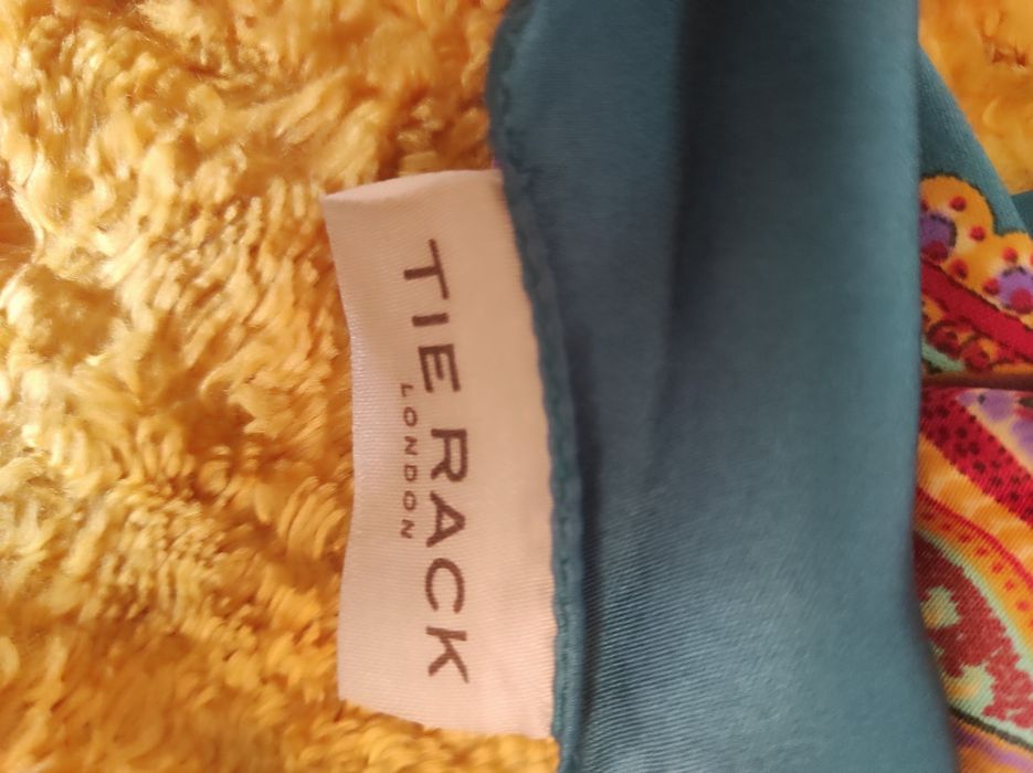 Жіноча брендова хустка вінтажний шарф art of the scarf tie rack італія