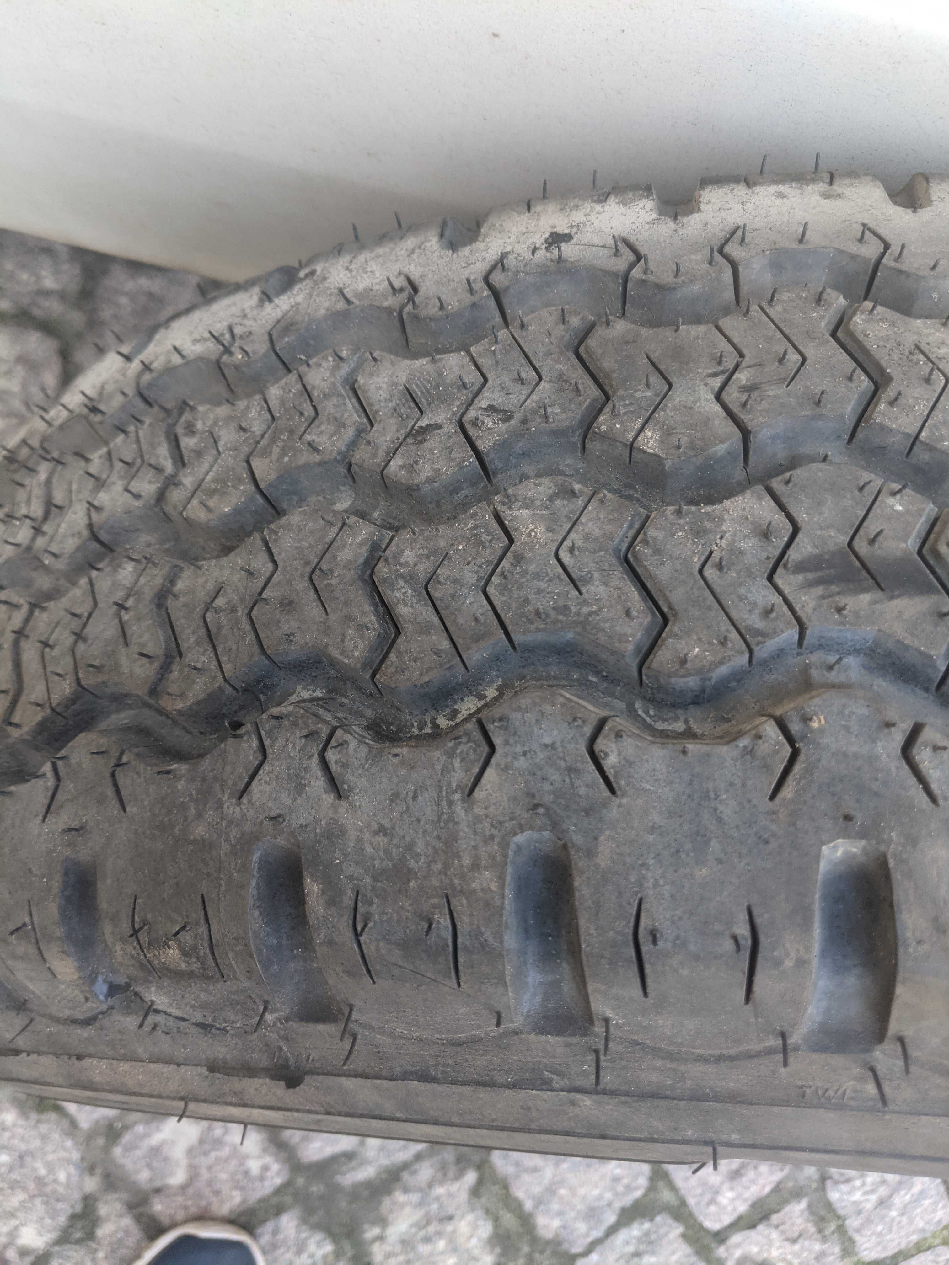 Продам  шину 225/70 R15C