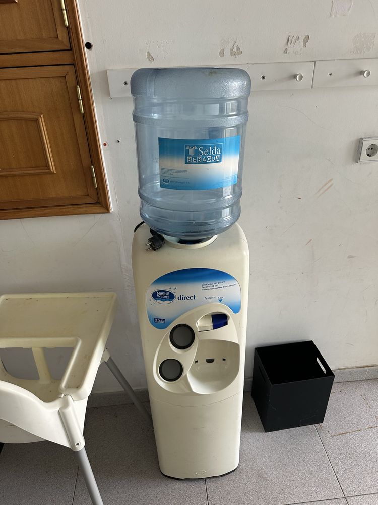 Diapensador Agua Nestle