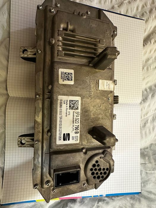 Спідометр ,щиток приборів SEAT LEON 5FA 920 790 B