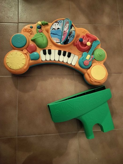 Piano e bateria criança