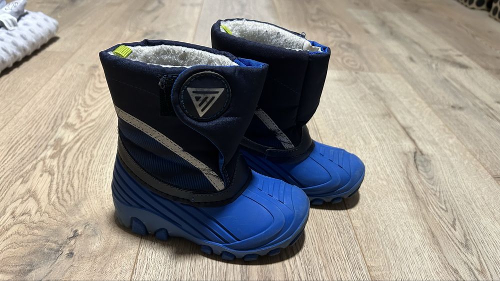 Buty zimowe r. 24