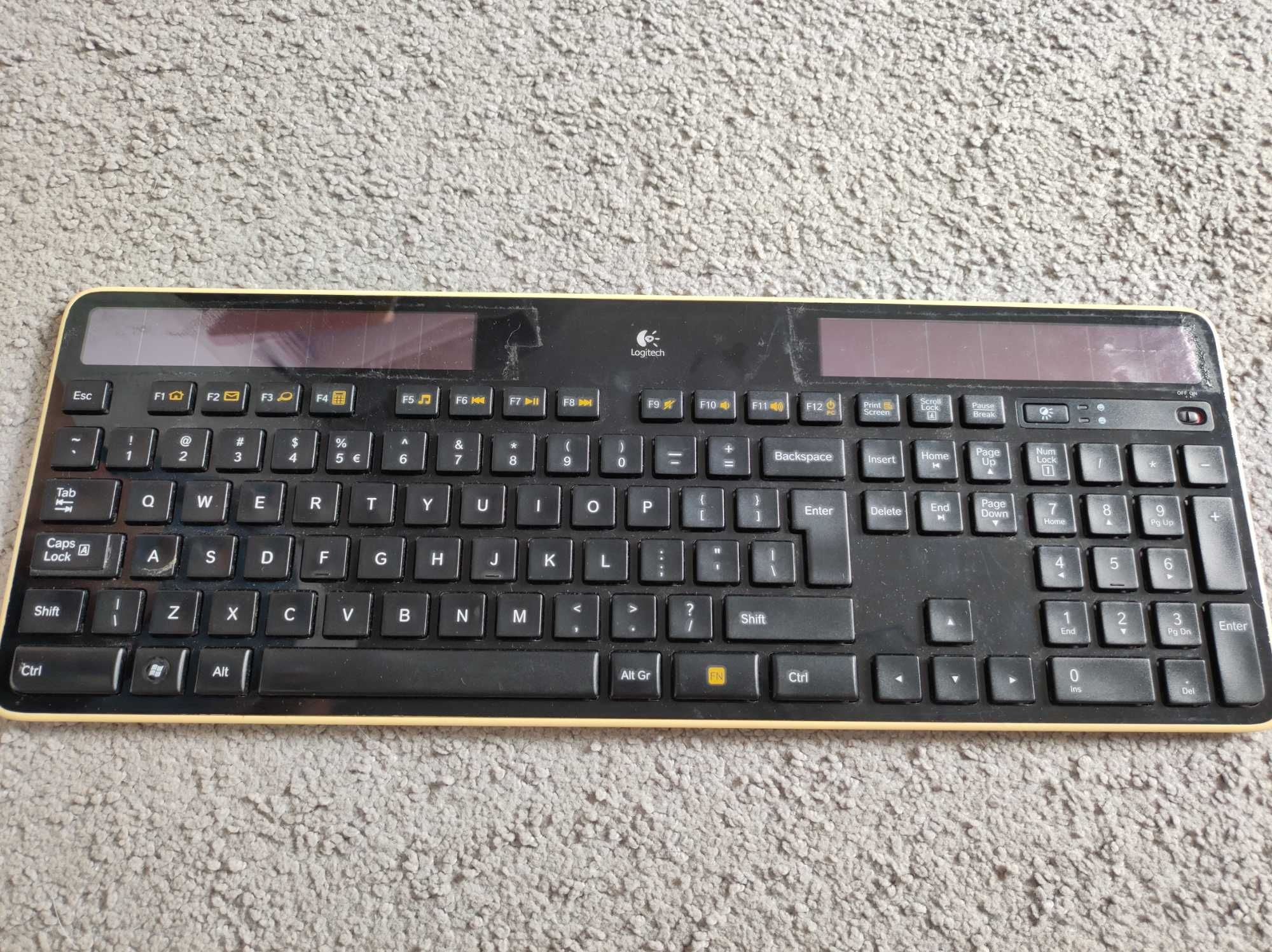 Klawiatura bezprzewodowa Logitech K750 Wireless Solarna Układ QWERTY