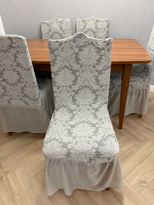 Stół do jadalni rozkładany z krzesłami