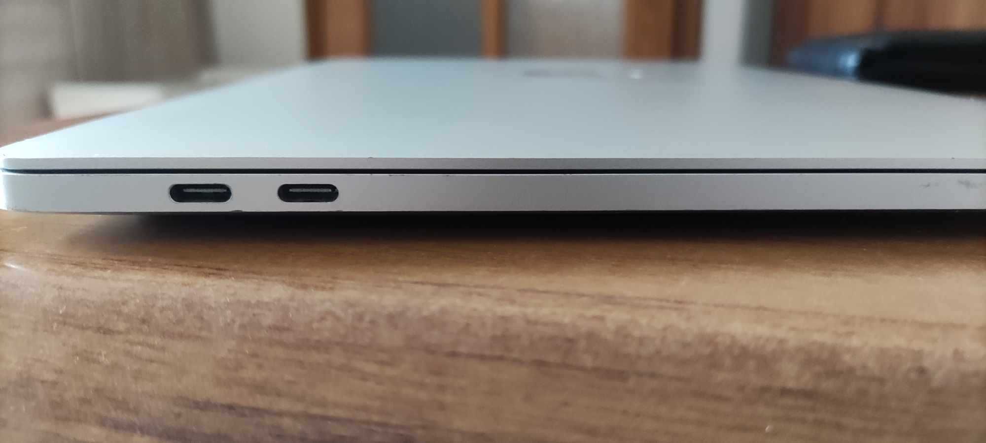 MacBook Pro 13inch 2019r