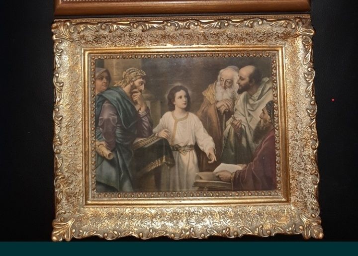 Quadro antigo com  moldura trabalhada com crucifixo