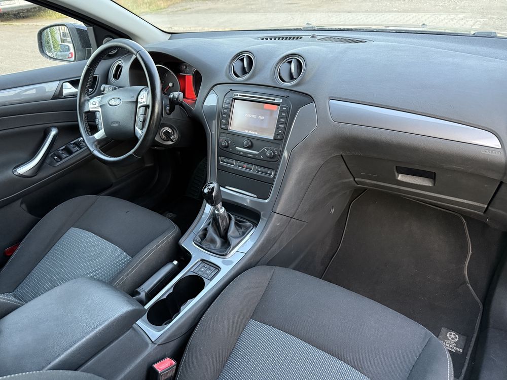 Ford Mondeo**2.0**140km**Wersja Champions League**Serwisowany**PIĘKNY