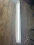 Lampa w obudowie