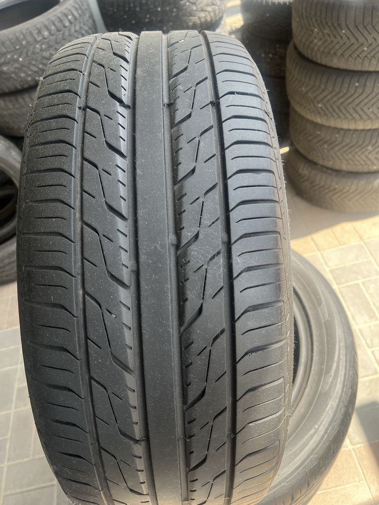 Шини 235/50 R18 Toyo Experens  4 шт лето